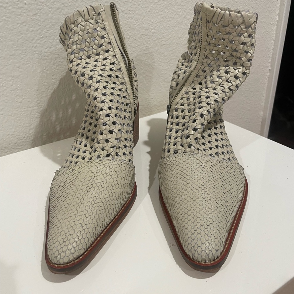 Summer boots for women